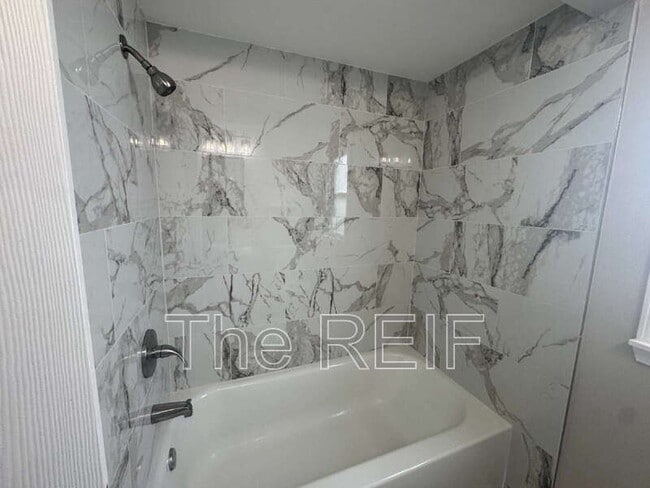 Building Photo - 3324 Greenfield Rd