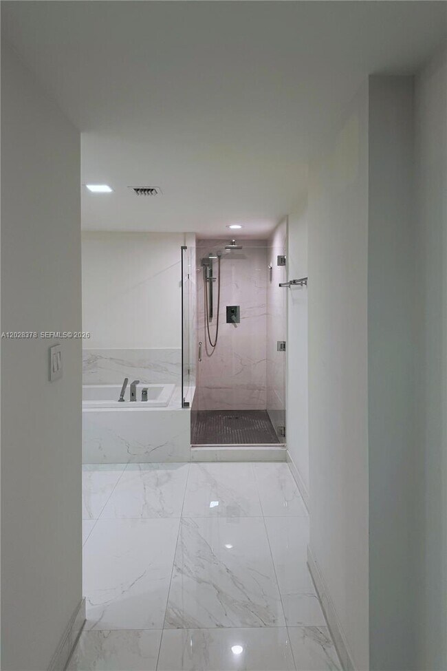 Building Photo - 400 Sunny Isles Blvd