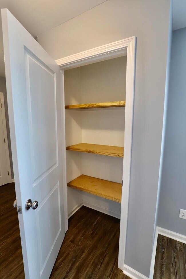 Building Photo - 5625 Tillman Nursery Rd