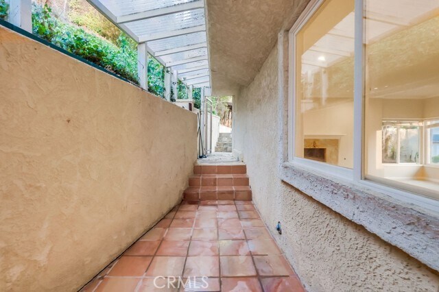 Building Photo - 3554 Seaglen Dr