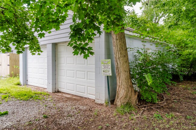Building Photo - 4702 Rookwood Ave