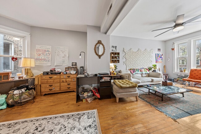 Building Photo - 2630 W Division St