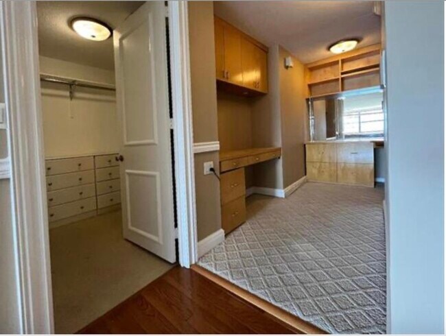 Building Photo - 7004 BLVD E