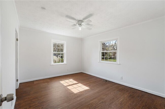 Building Photo - 173 Winndale Rd