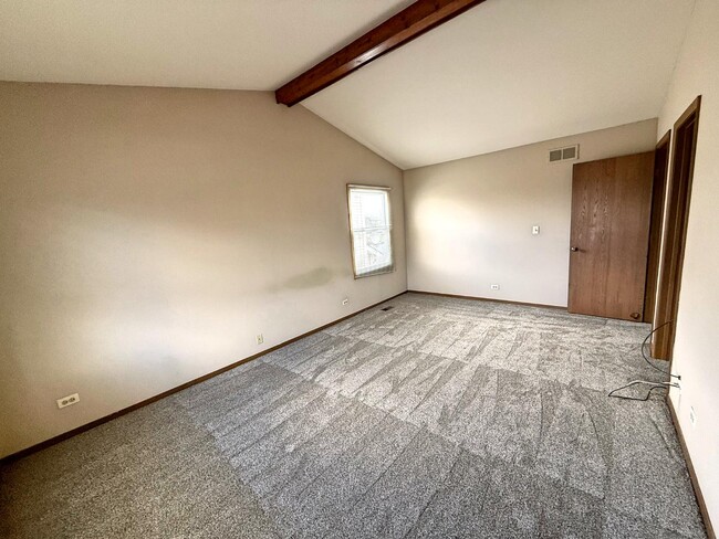 Building Photo - 1013 Pear Tree Ln