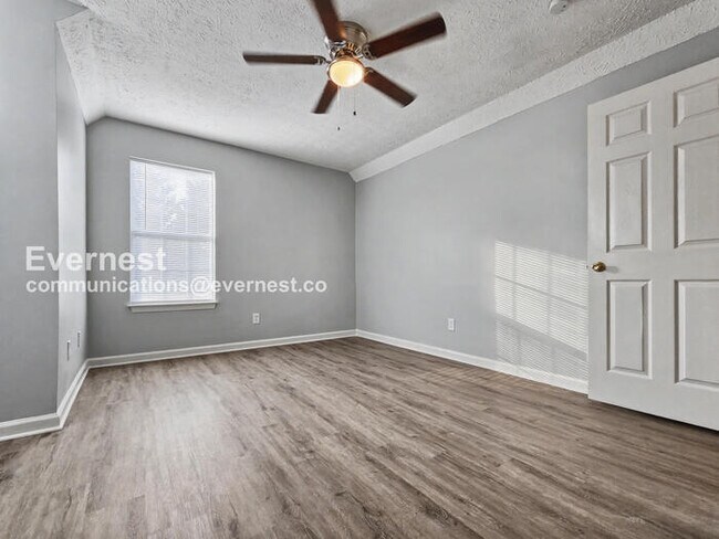 Building Photo - 117 Thornwood Dr