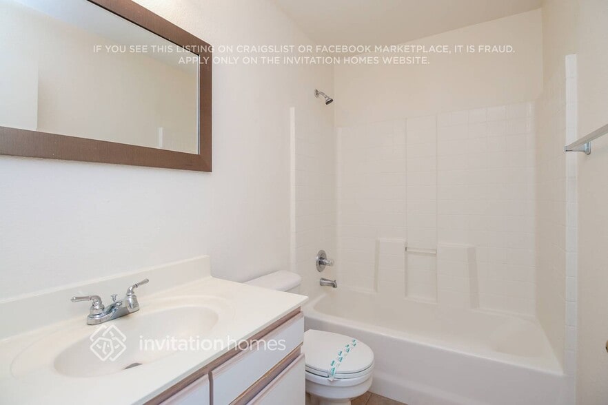 Building Photo - 1688 S Pinto Dr