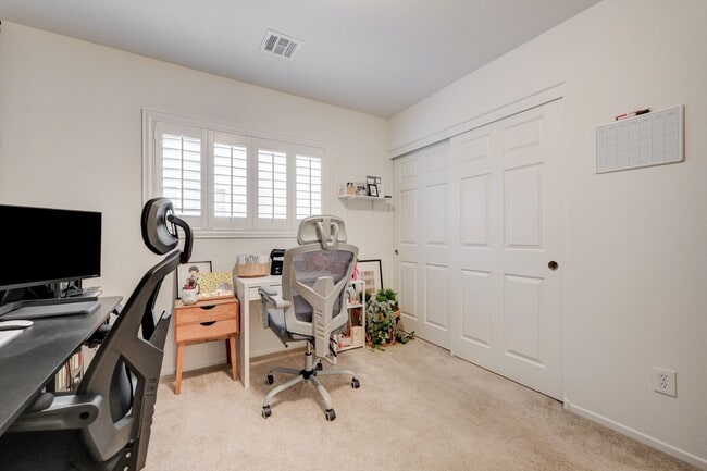 Building Photo - Beautiful Two Story Home Ready for Immediate Move-In