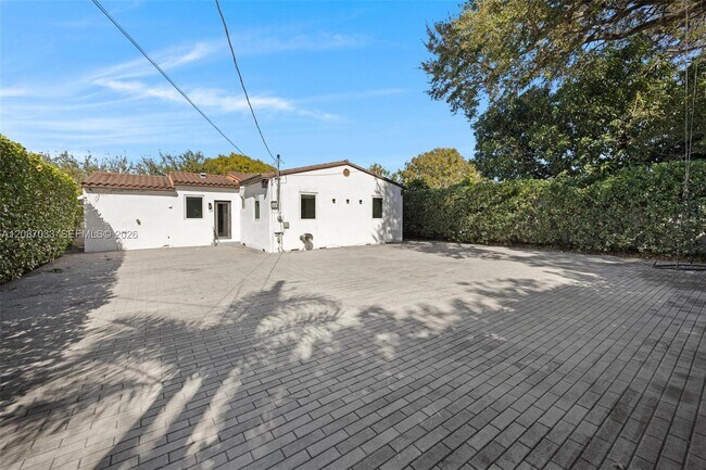 Building Photo - 6476 SW 10th Terrace