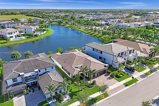 Building Photo - 10590 Mira Vista Dr