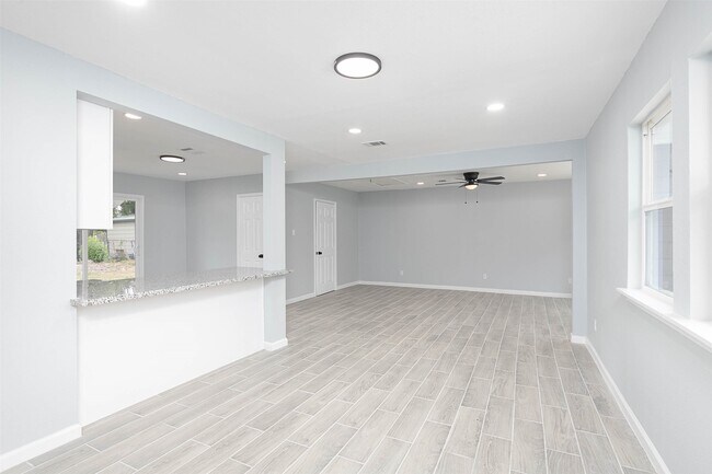 Building Photo - 3205 Stallings Dr