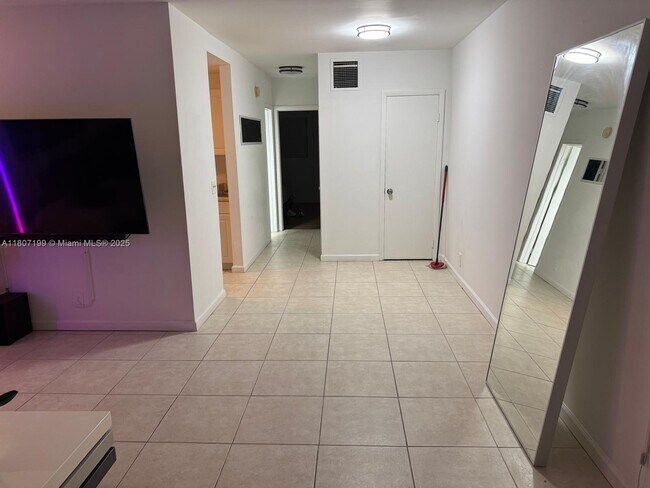 Building Photo - 467 Golden Isles Dr