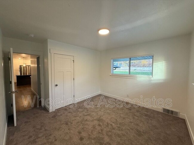 Building Photo - 3714 Brinker Ave