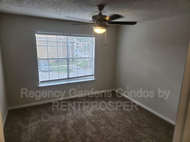 Building Photo - 5530 Chrishire Way