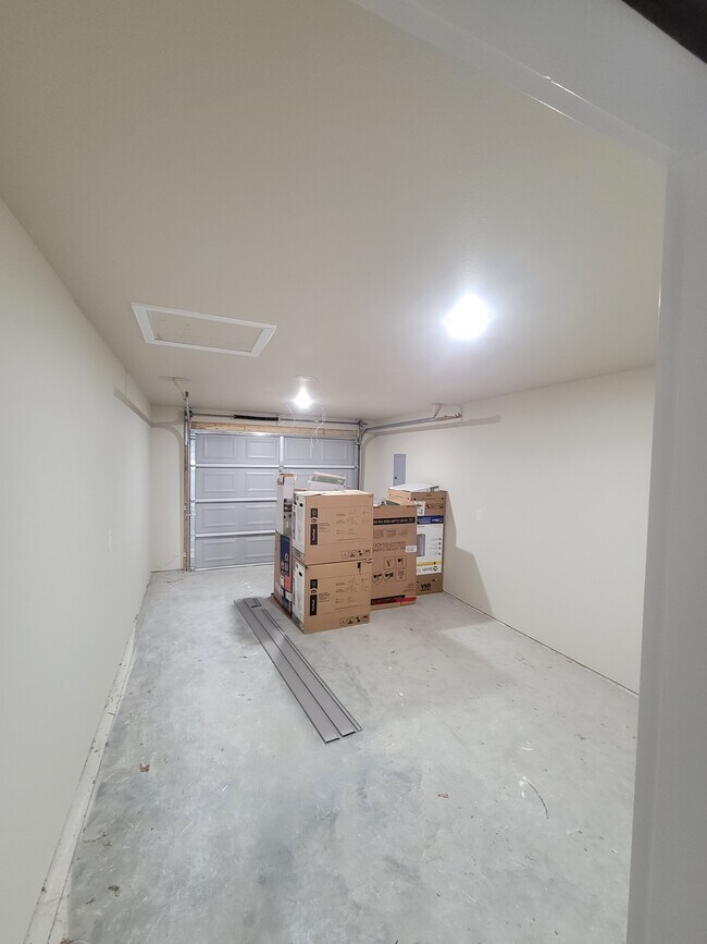Building Photo - 618 N Tom St