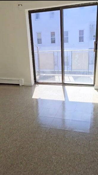 Building Photo - APTS in Everett, Malden, Chelsea & Boston