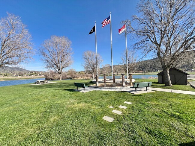 Building Photo - 27030 Oakflat Dr