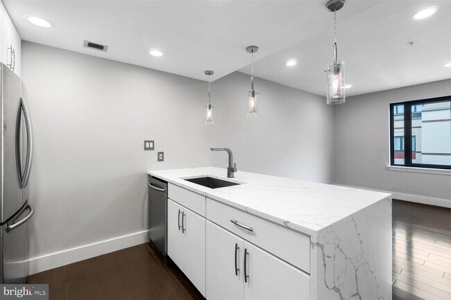 Building Photo - 1000 Fell St