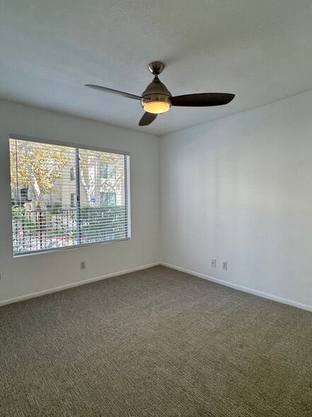 2nd bedroom - 11112 Summertime Ln