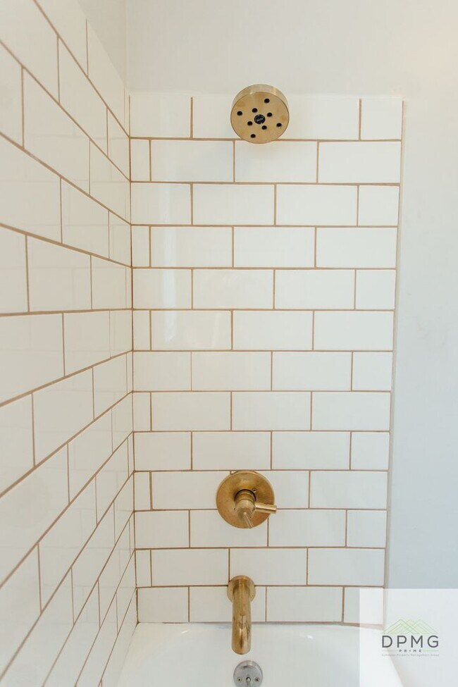 Building Photo - 117 S Hosmer St