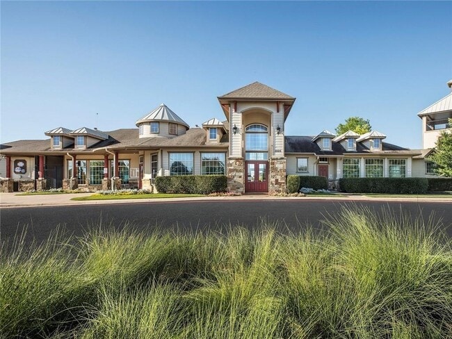 Building Photo - 14025 Heartland Dr