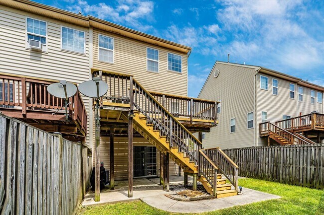 Building Photo - Twin Arch Crossing Rental