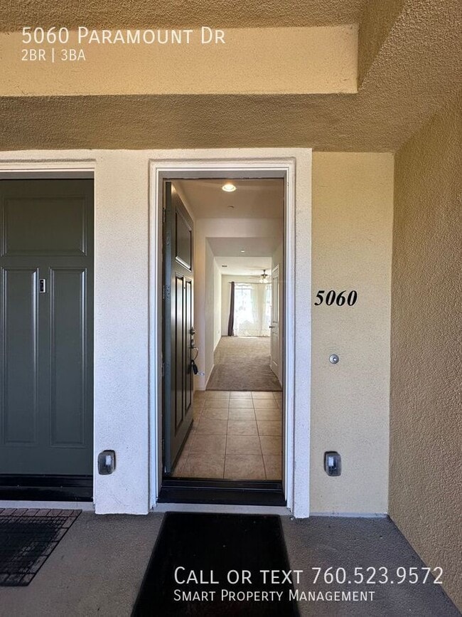 Building Photo - 5060 Paramount Dr