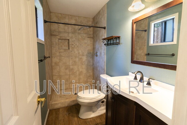 Building Photo - 4880 E Tomahawk Dr