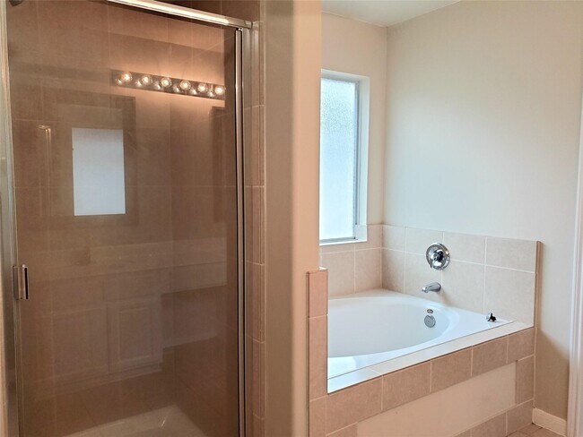 Building Photo - 14238 Englewood Park Ln