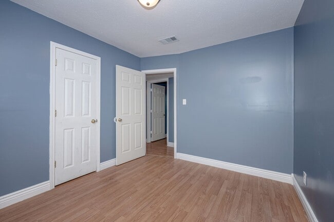 Building Photo - 3 Bed 1 Bath Home In Pascagoula - New Appl...