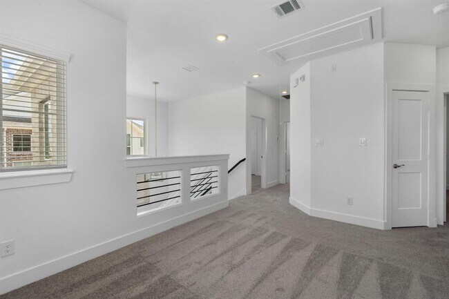 Building Photo - 1326 Shaded Rock Dr