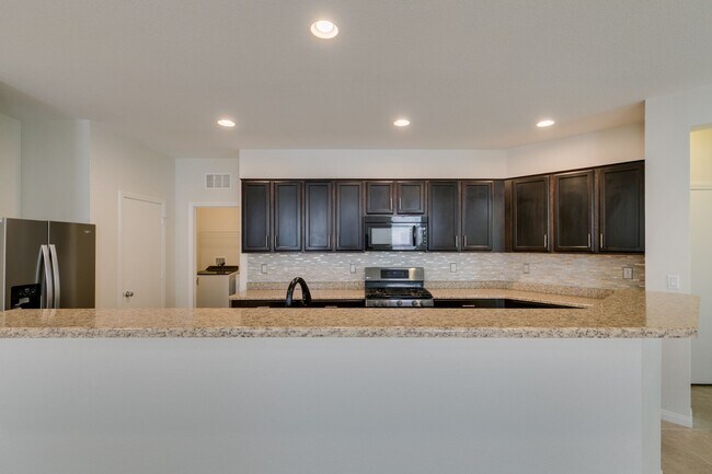 Building Photo - 3- Bedroom, 2- Bathroom home in Mountain's...