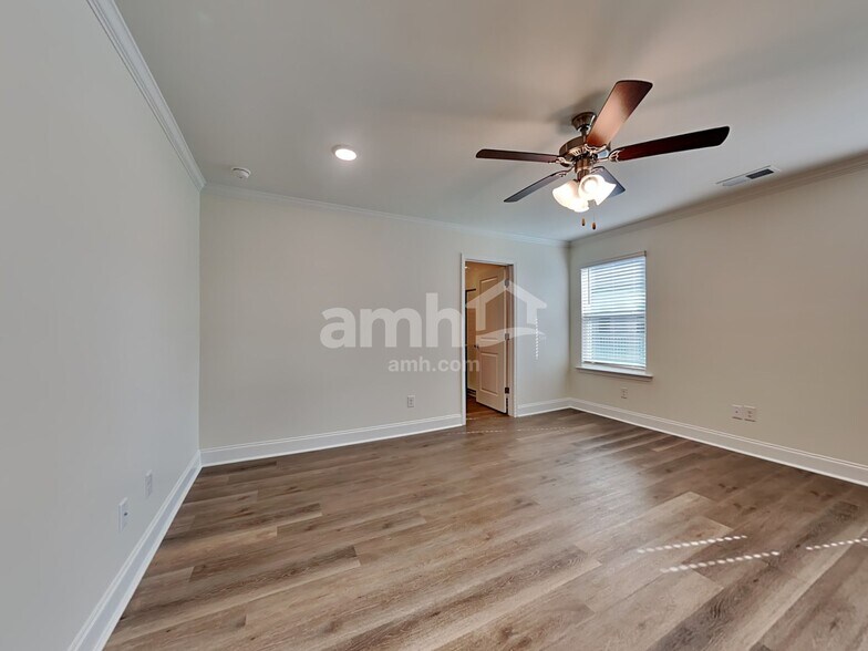 Building Photo - 1627 Lamplighter Ln