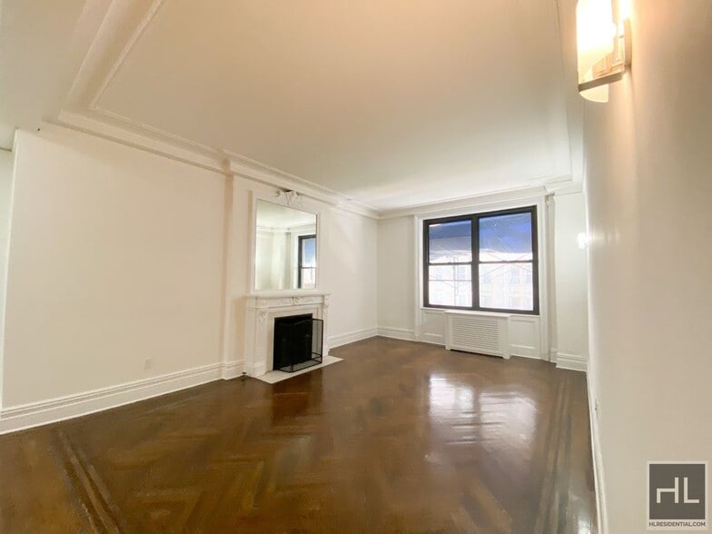 Primary Photo - WEST 58 STREET