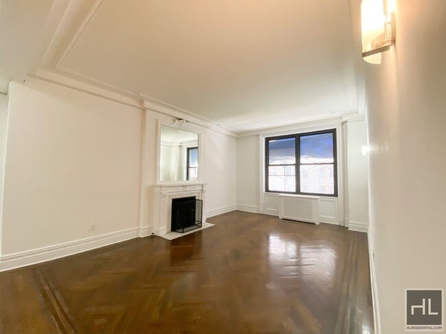 Building Photo - 200 W 58th St
