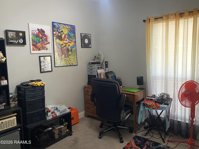 Building Photo - 1005 Don Ave