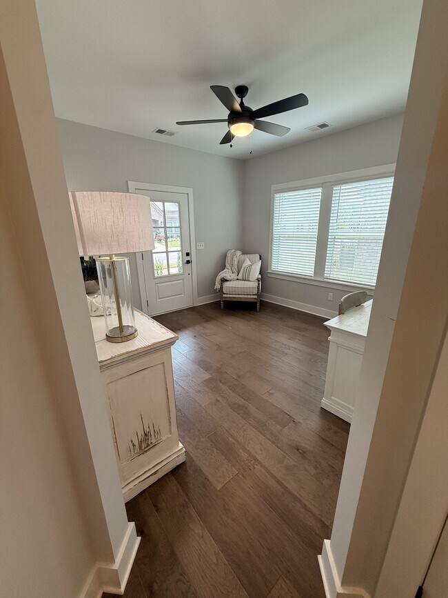 Building Photo - 9030 Headwaters Dr