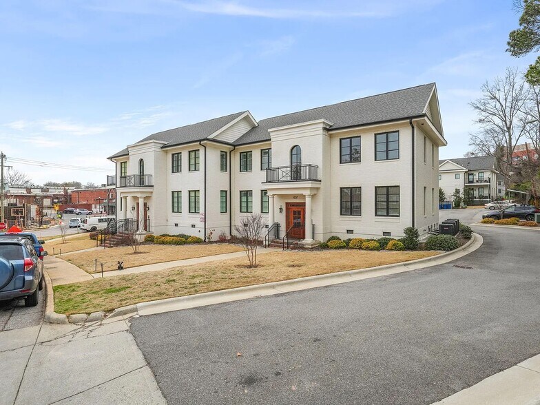 Building Photo - 605 Smedes Pl