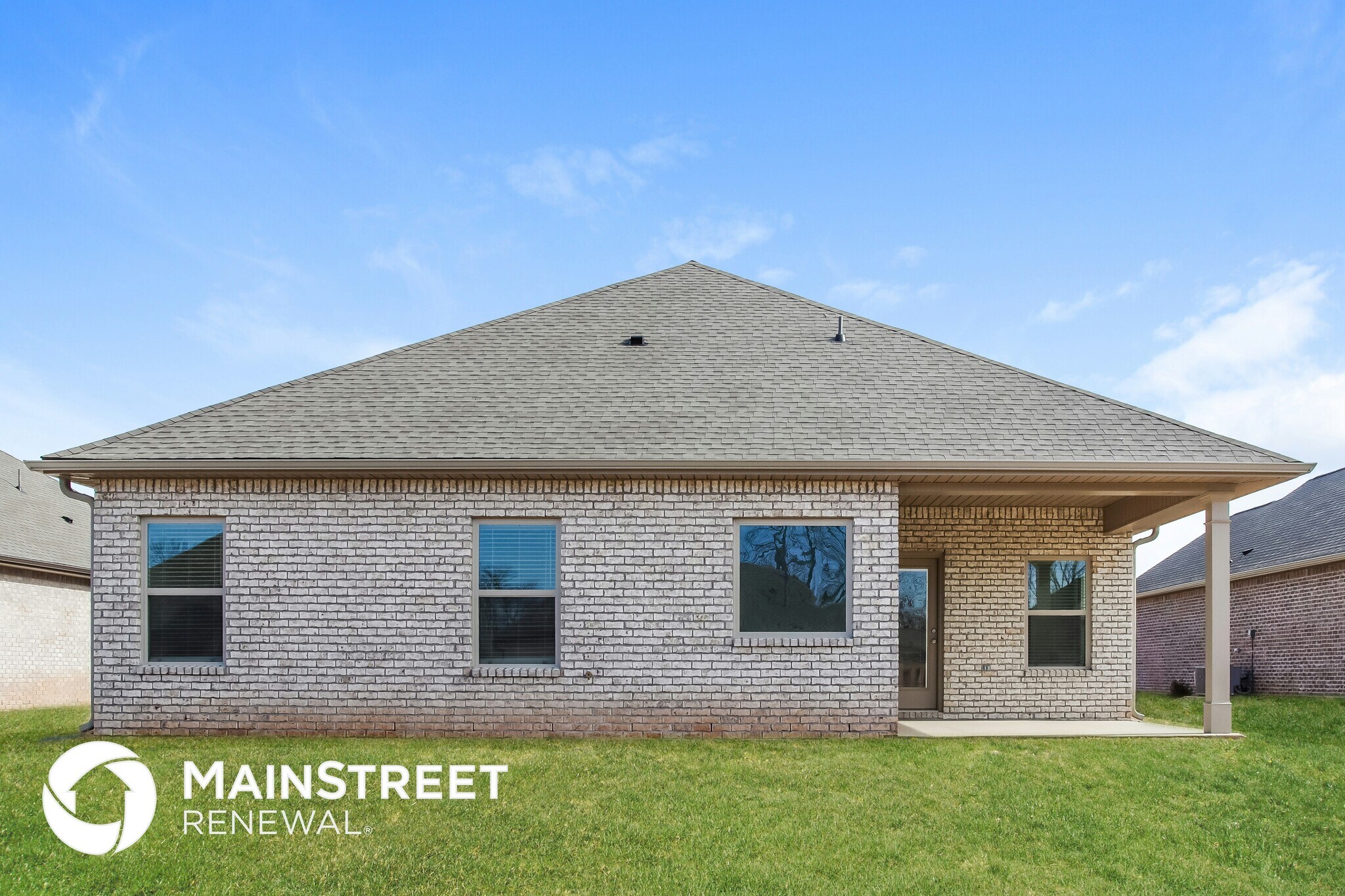 Building Photo - 14705 Greenleaf Dr