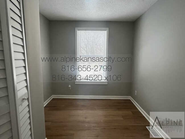 Building Photo - Beautifully Updated Home! Fenced! Vouchers OK!