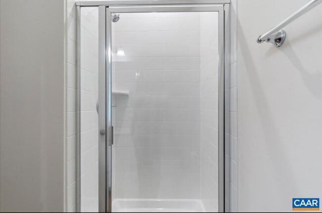 Building Photo - 407 Meadows Dr