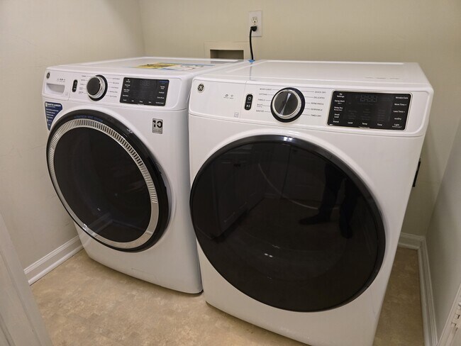 Building Photo - 5104 Grist Mill Ct