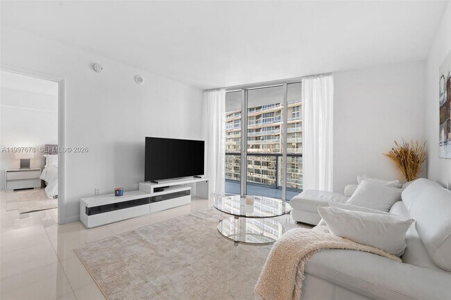 Building Photo - 475 Brickell Ave