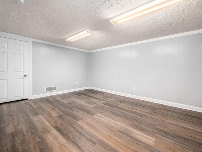 Building Photo - 952 Charleston Way Dr