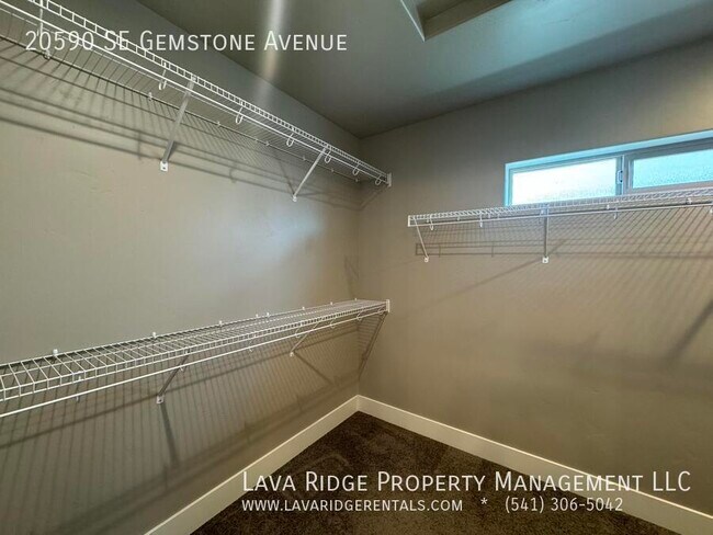 Building Photo - 20590 SE Gemstone Ave