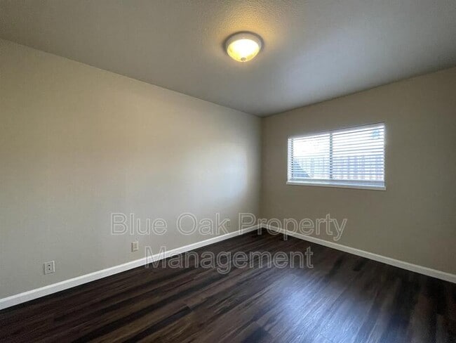 Building Photo - 2811 Morseman Ave