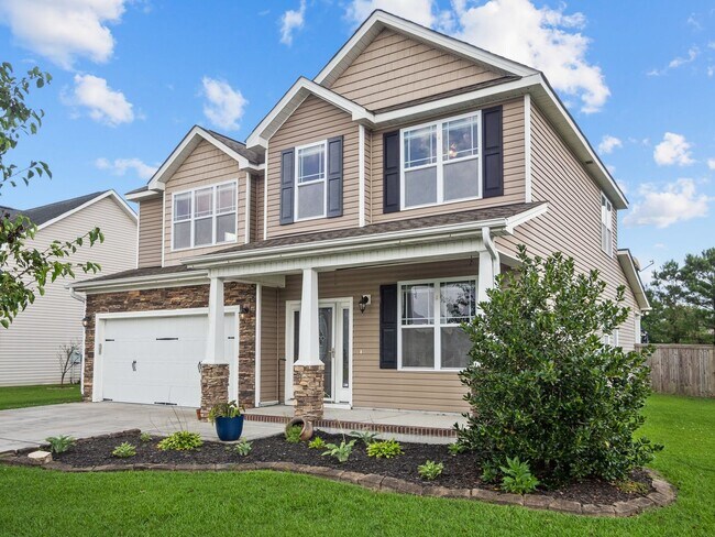 Building Photo - 4 Bedroom Home in Carolina Plantations!