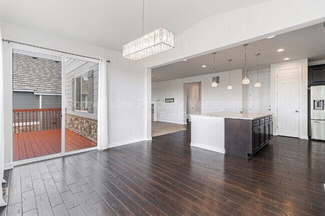 Building Photo - 3266 Yale Dr