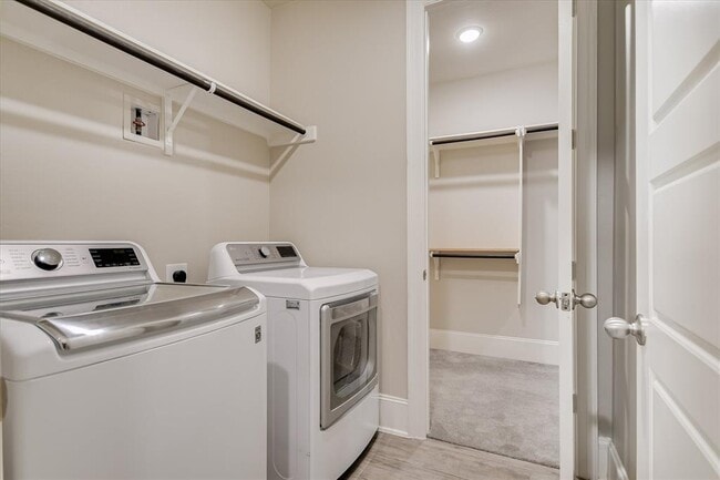 Building Photo - 305 Coniglio Cv