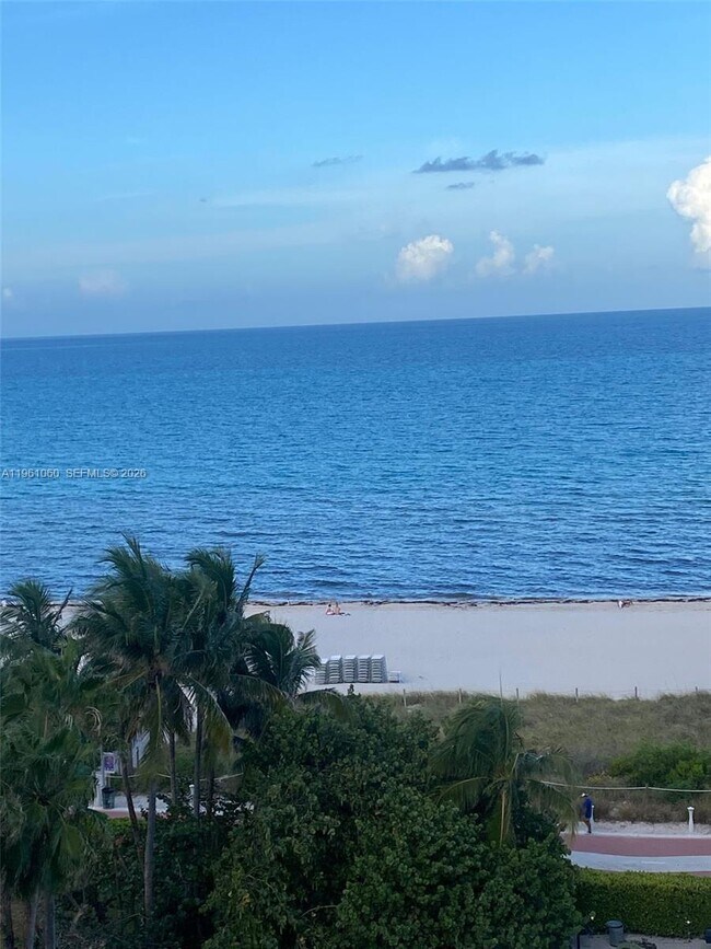 Building Photo - 5005 Collins Ave